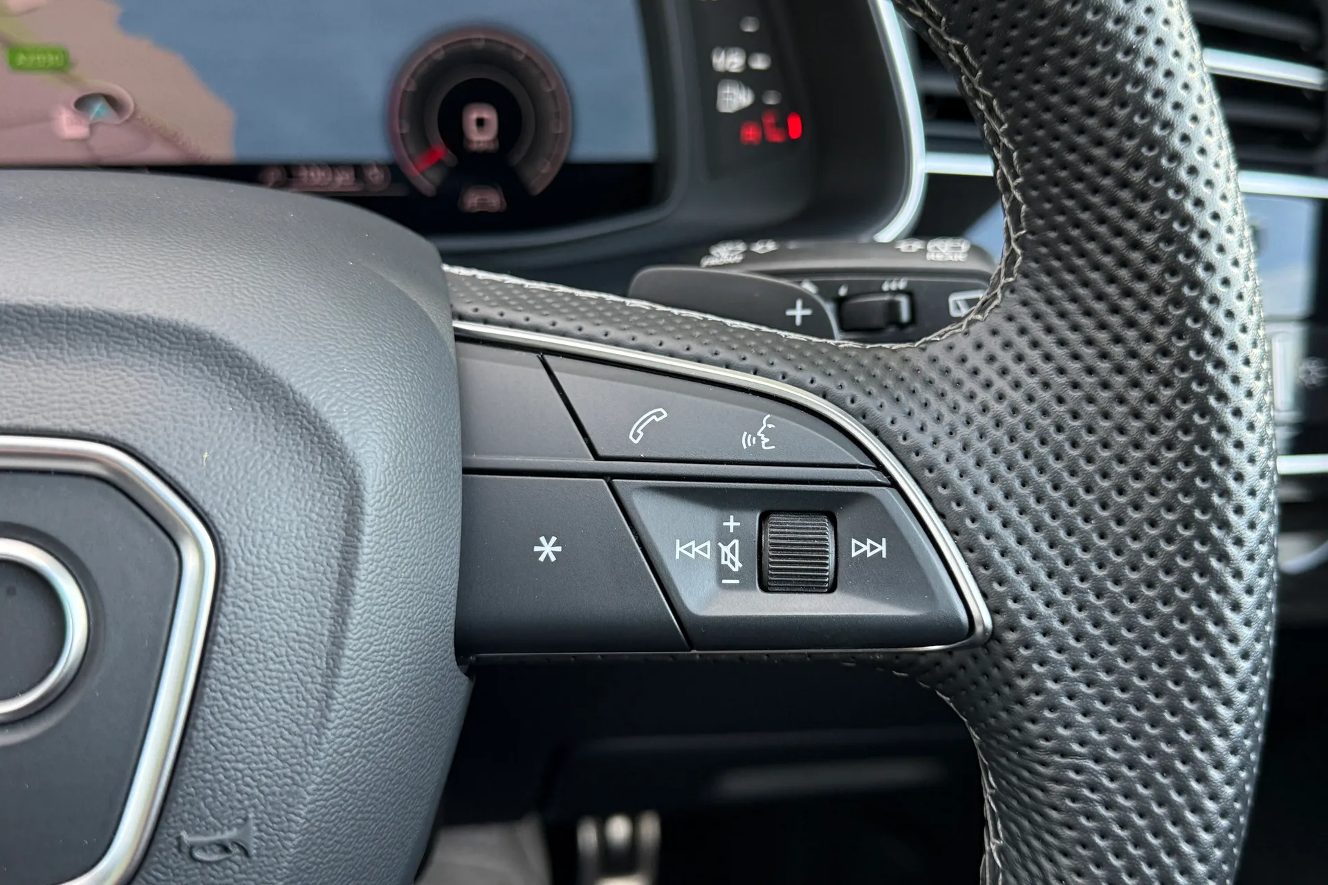 Audi Q8 thumbnail image number 63