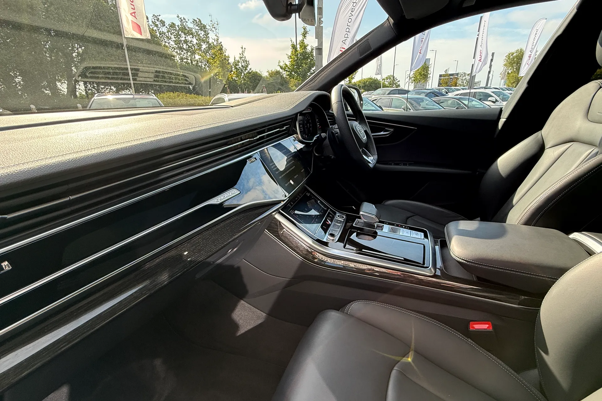 Audi Q8 thumbnail image number 44