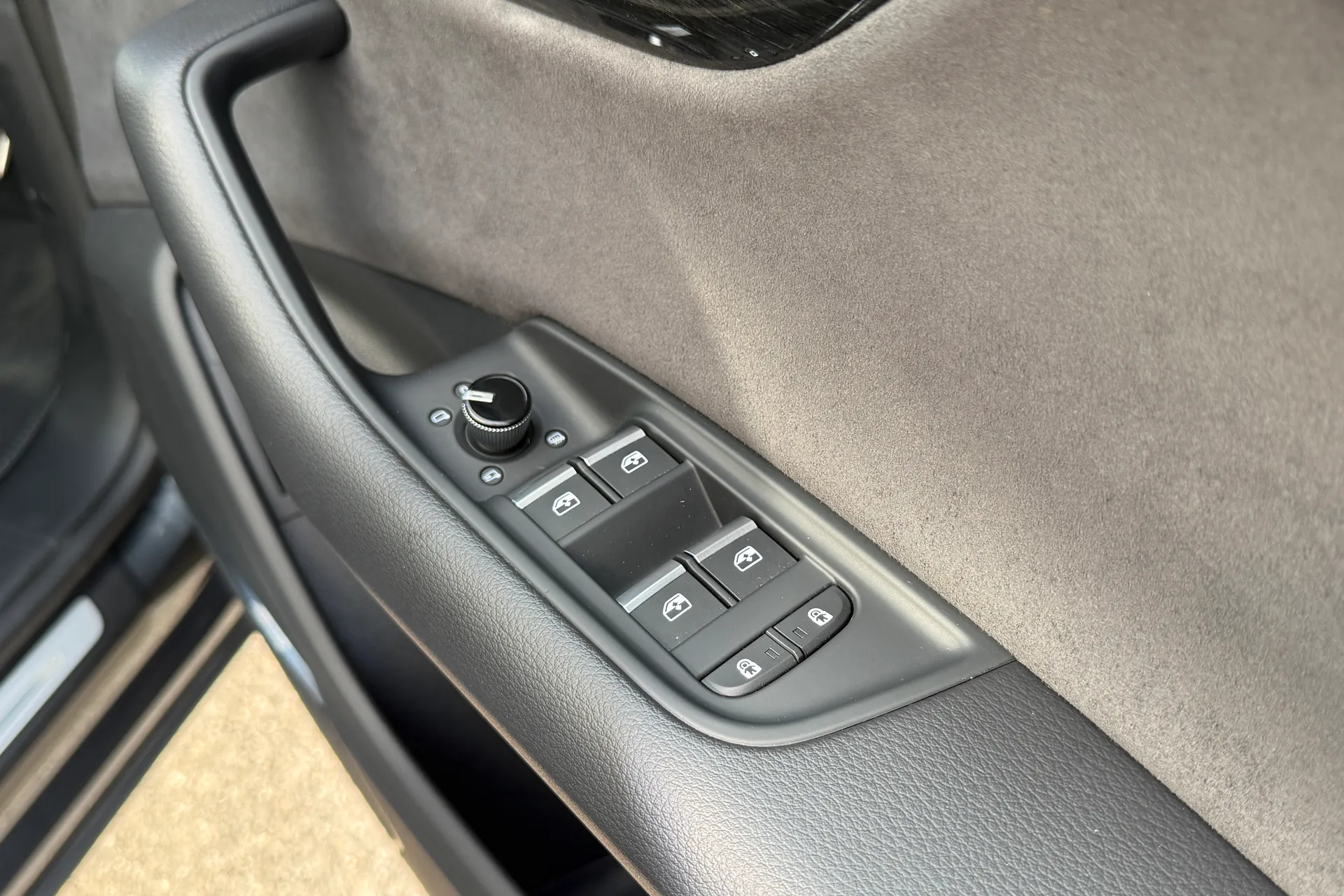 Audi Q8 thumbnail image number 49