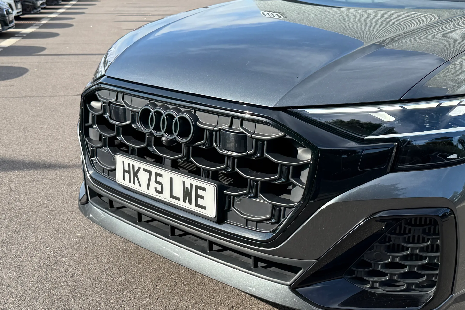 Audi Q8 thumbnail image number 19