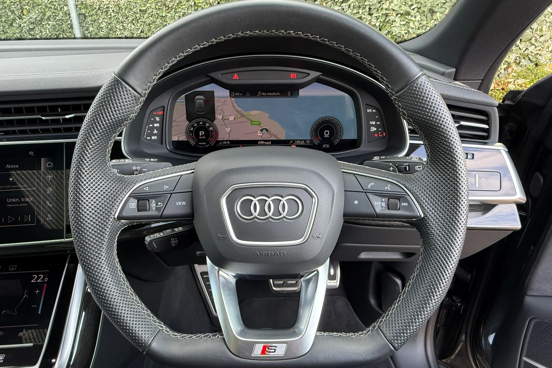 Audi Q8 thumbnail image number 24