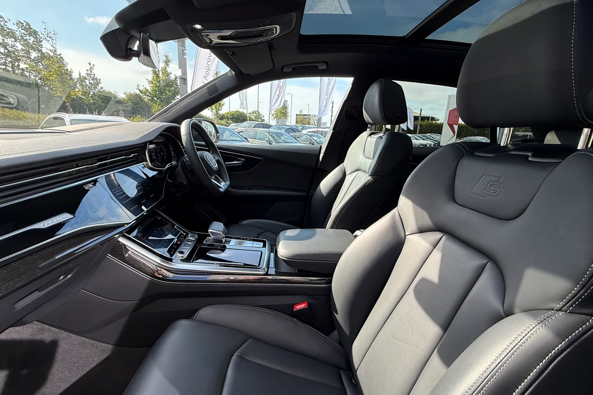 Audi Q8 thumbnail image number 46