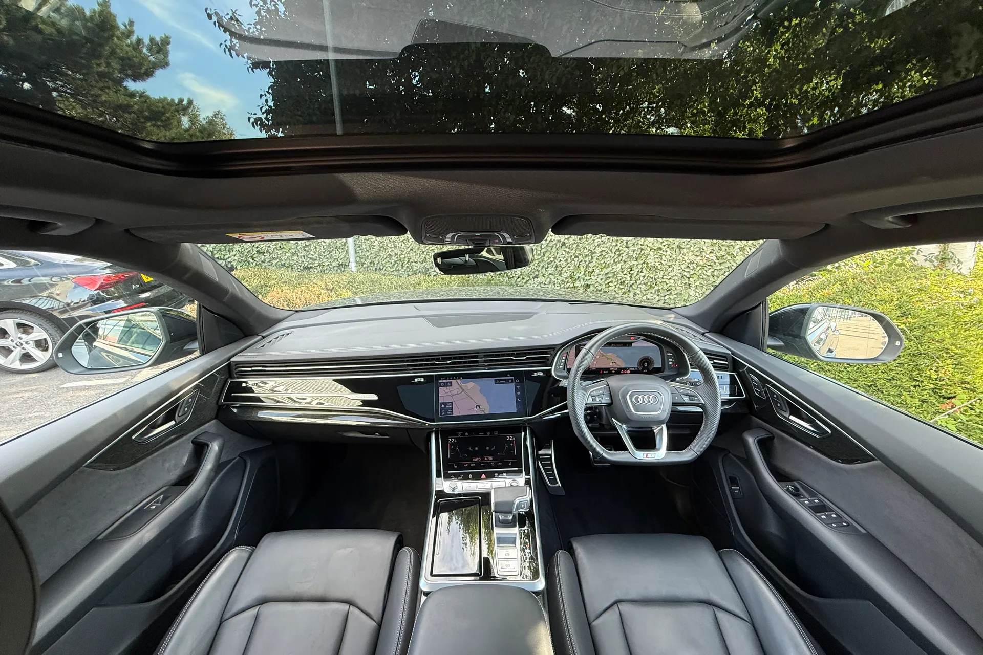 Audi Q8 thumbnail image number 3