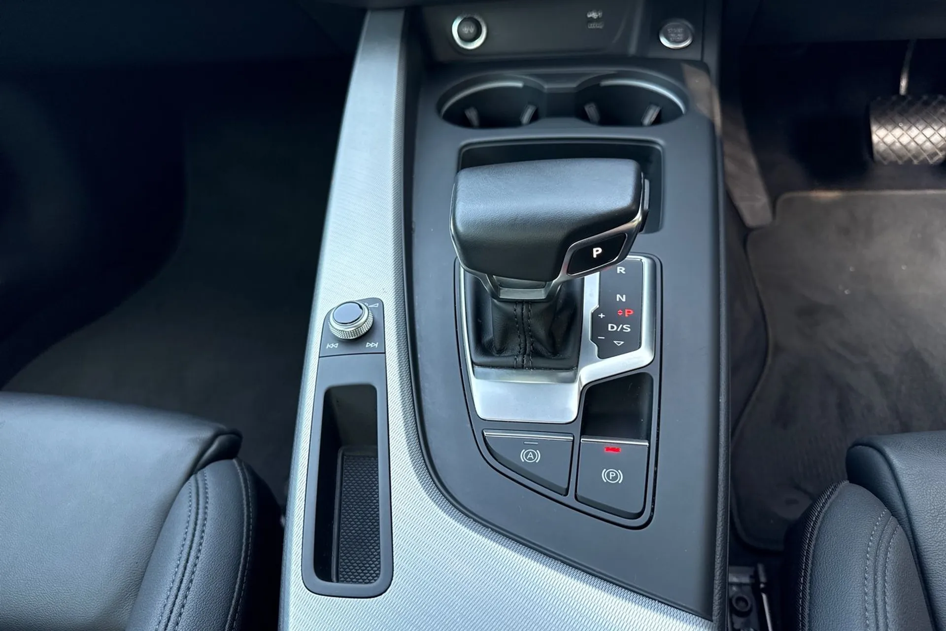 Audi A5 thumbnail image number 40