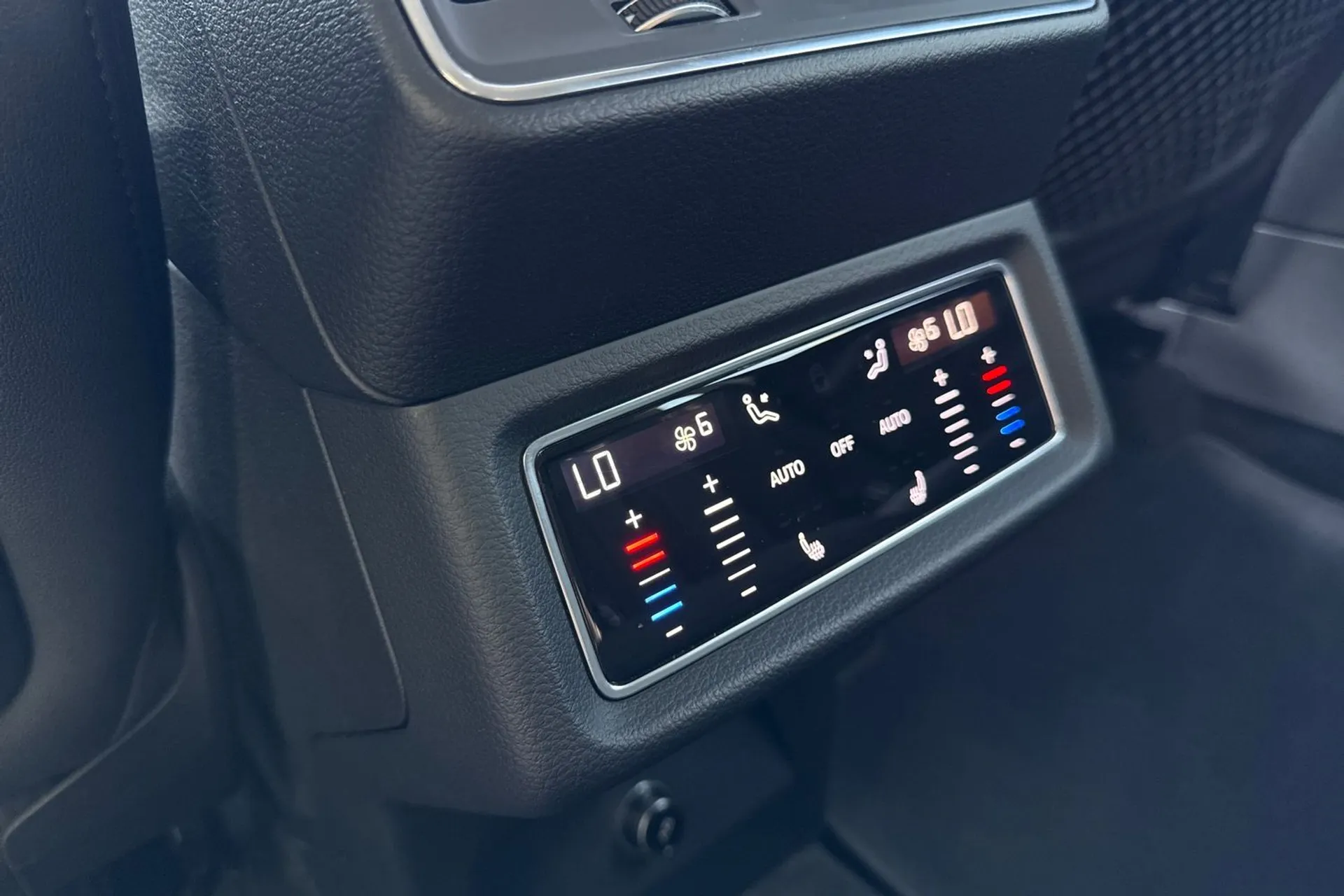 Audi e-tron thumbnail image number 26