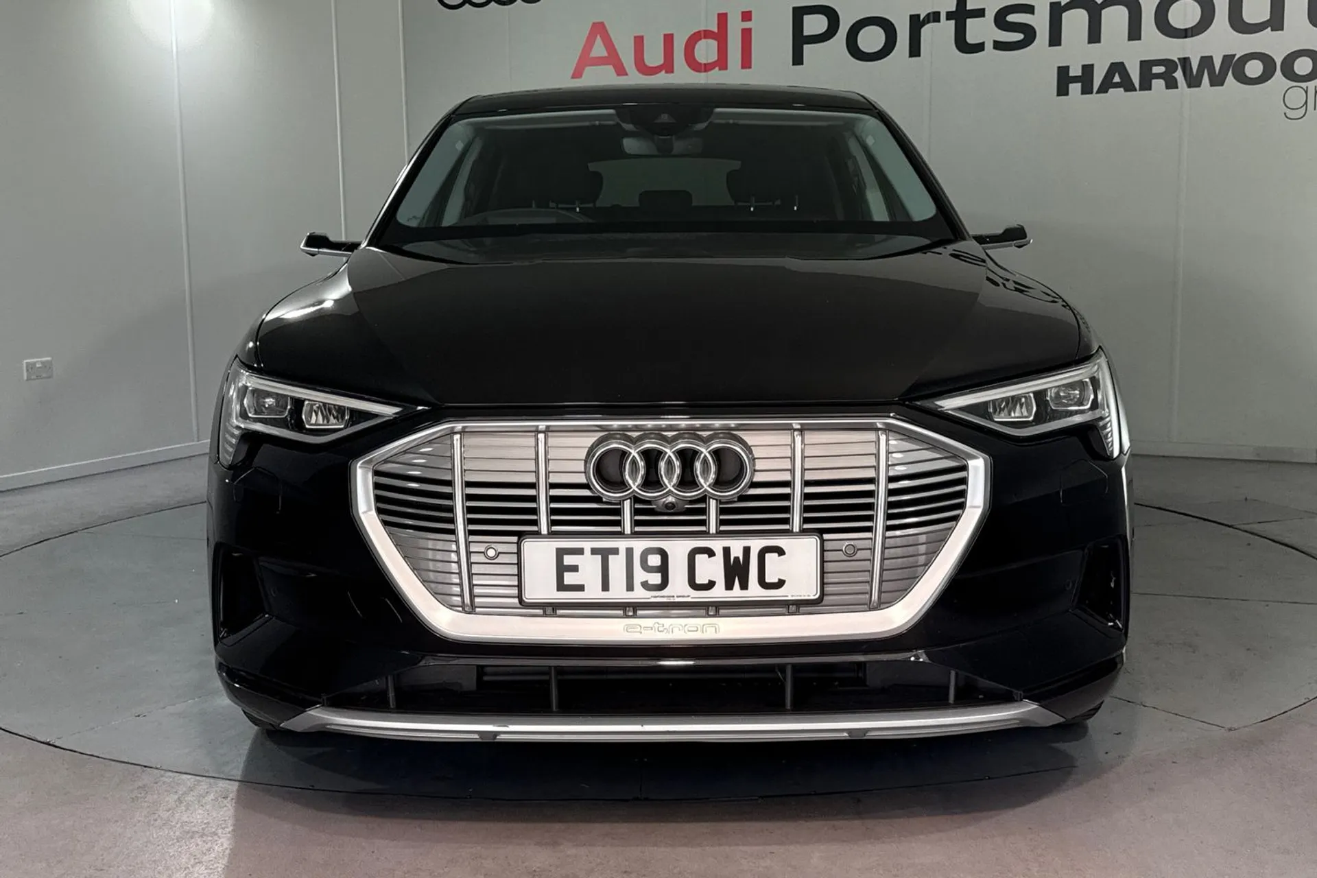 Audi e-tron thumbnail image number 6