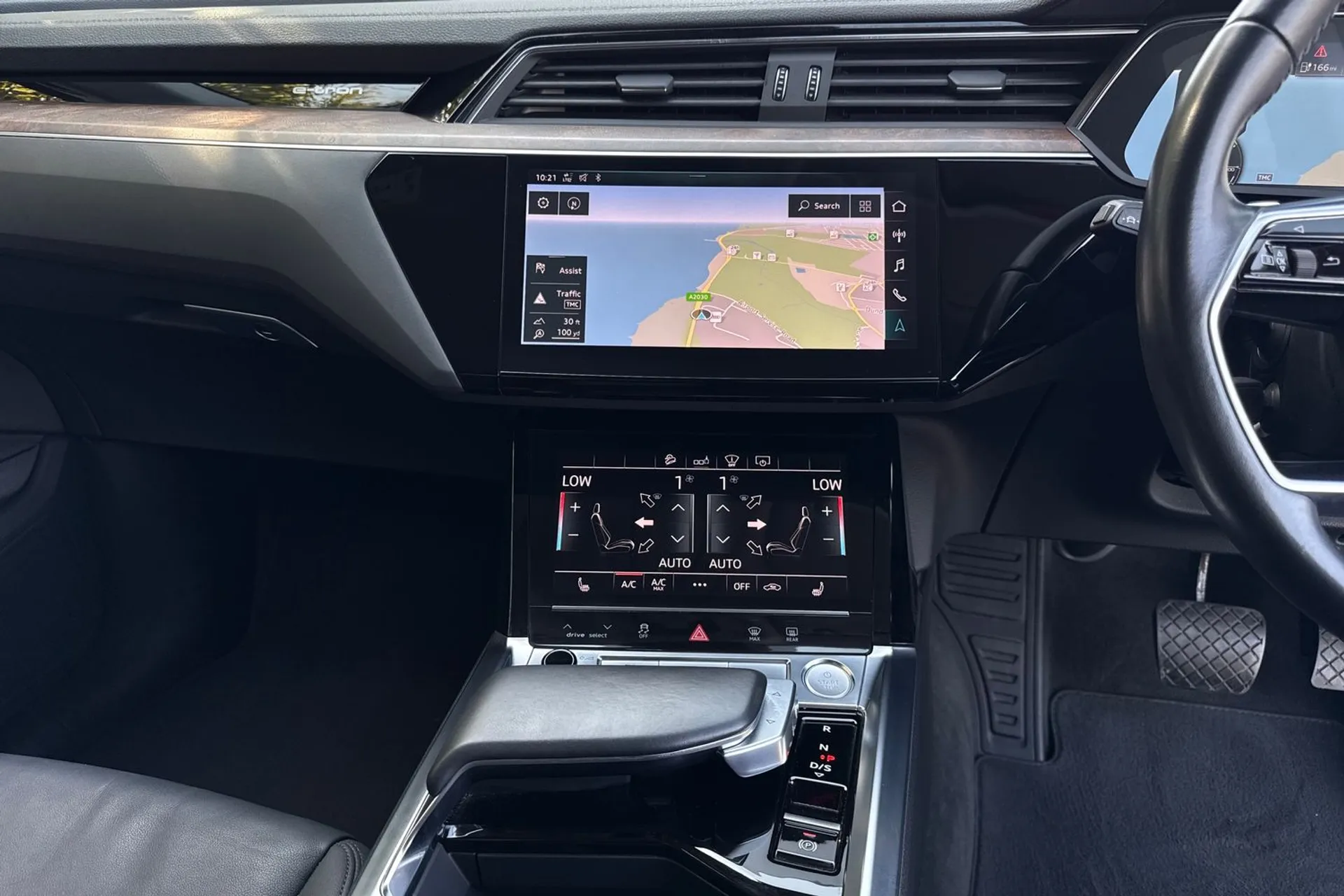 Audi e-tron thumbnail image number 39
