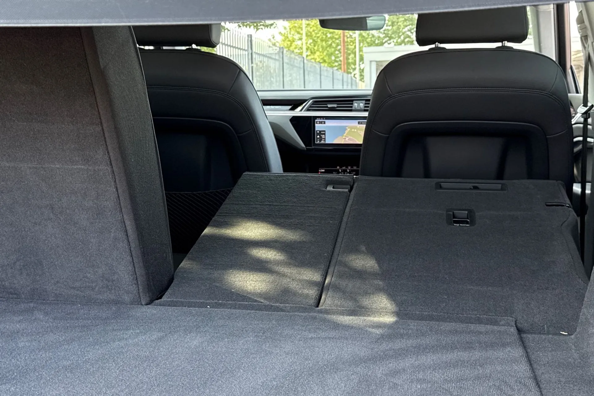 Audi e-tron thumbnail image number 20