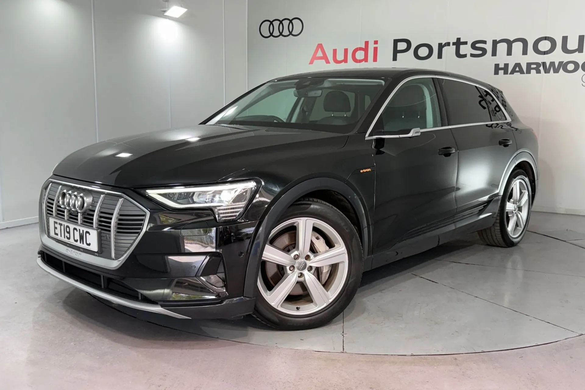Audi e-tron thumbnail image number 5