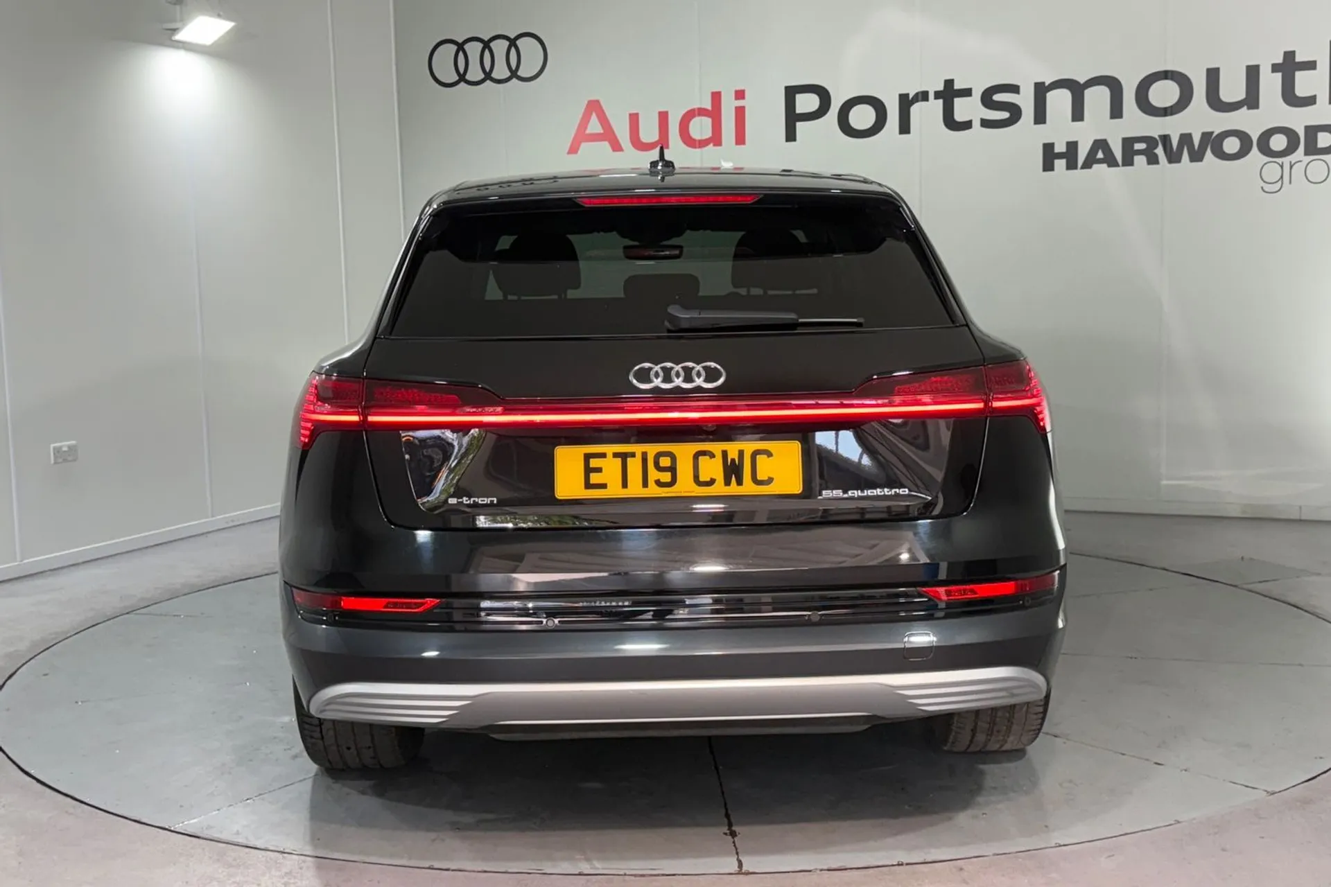 Audi e-tron thumbnail image number 7
