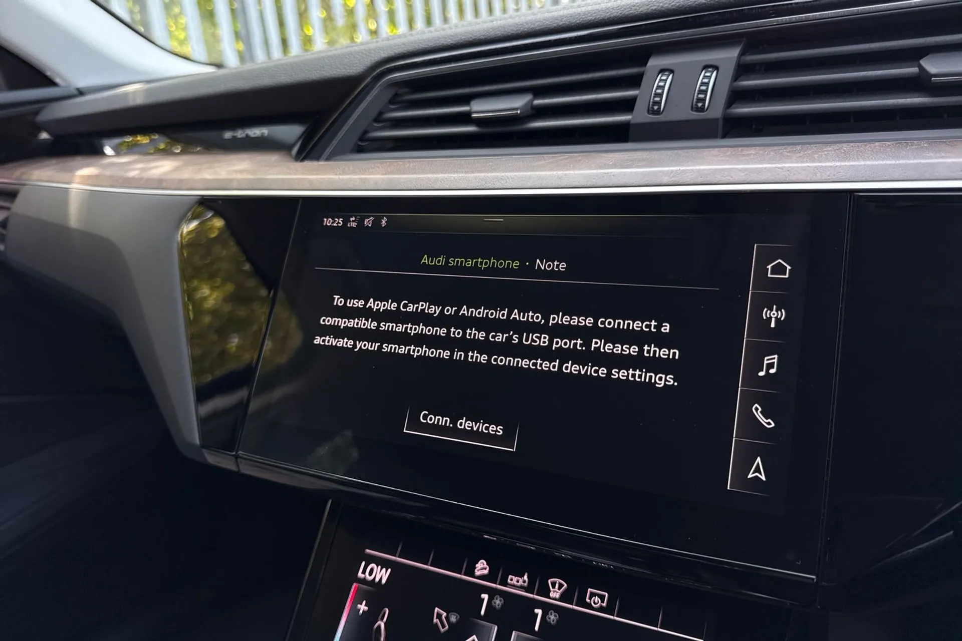 Audi e-tron thumbnail image number 27