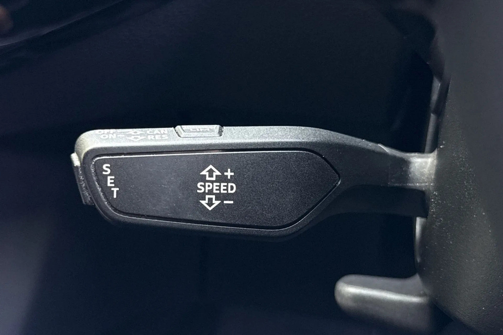 Audi e-tron thumbnail image number 45