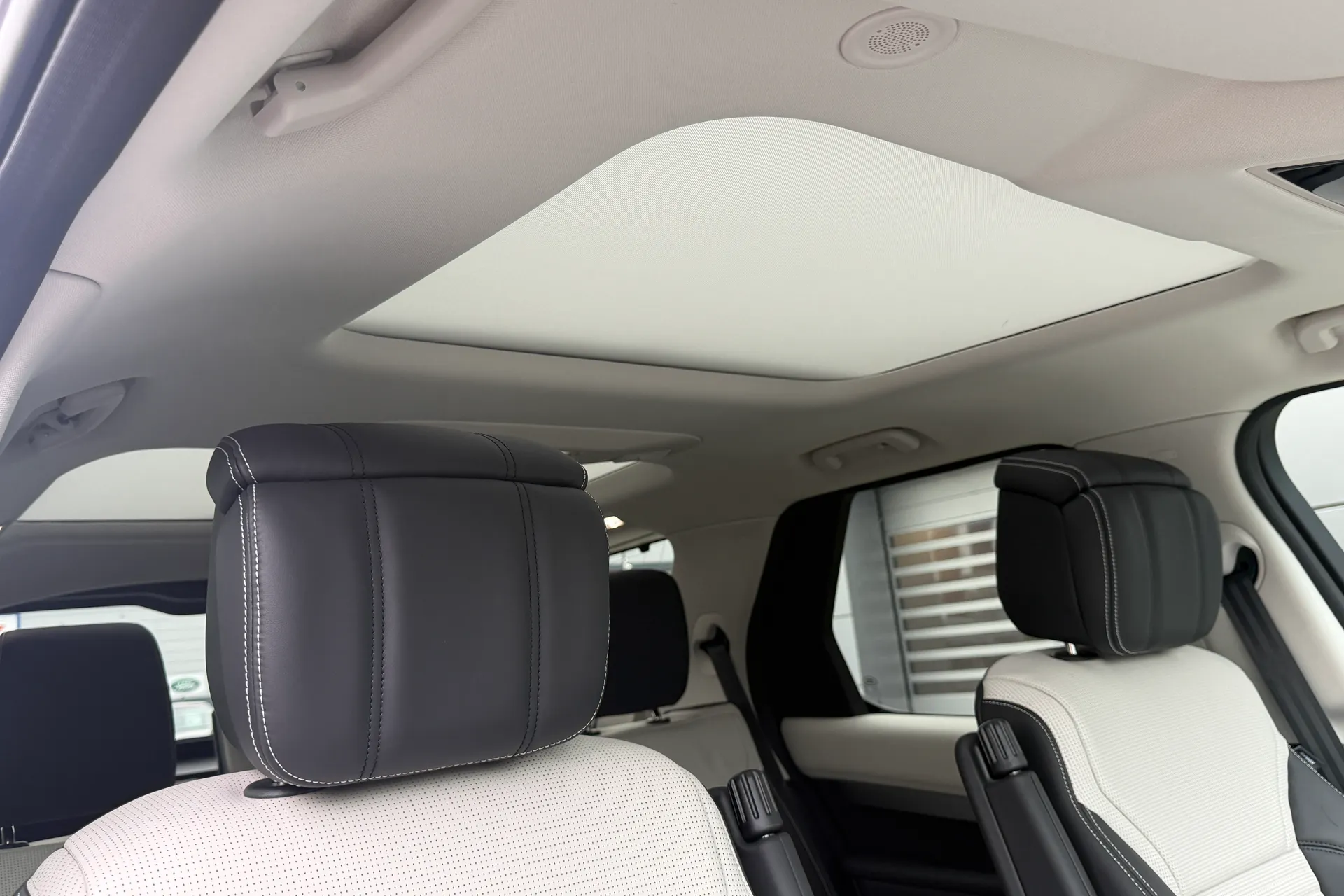 LAND ROVER DISCOVERY thumbnail image number 8