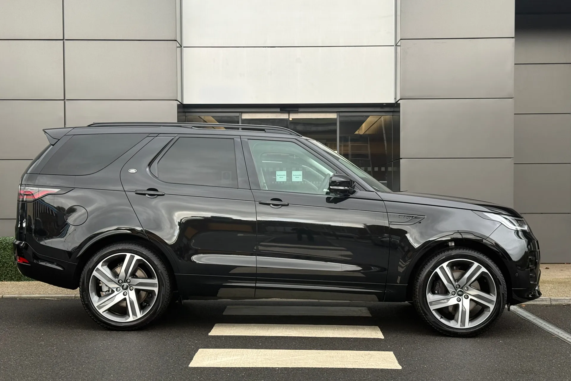 LAND ROVER DISCOVERY thumbnail image number 2