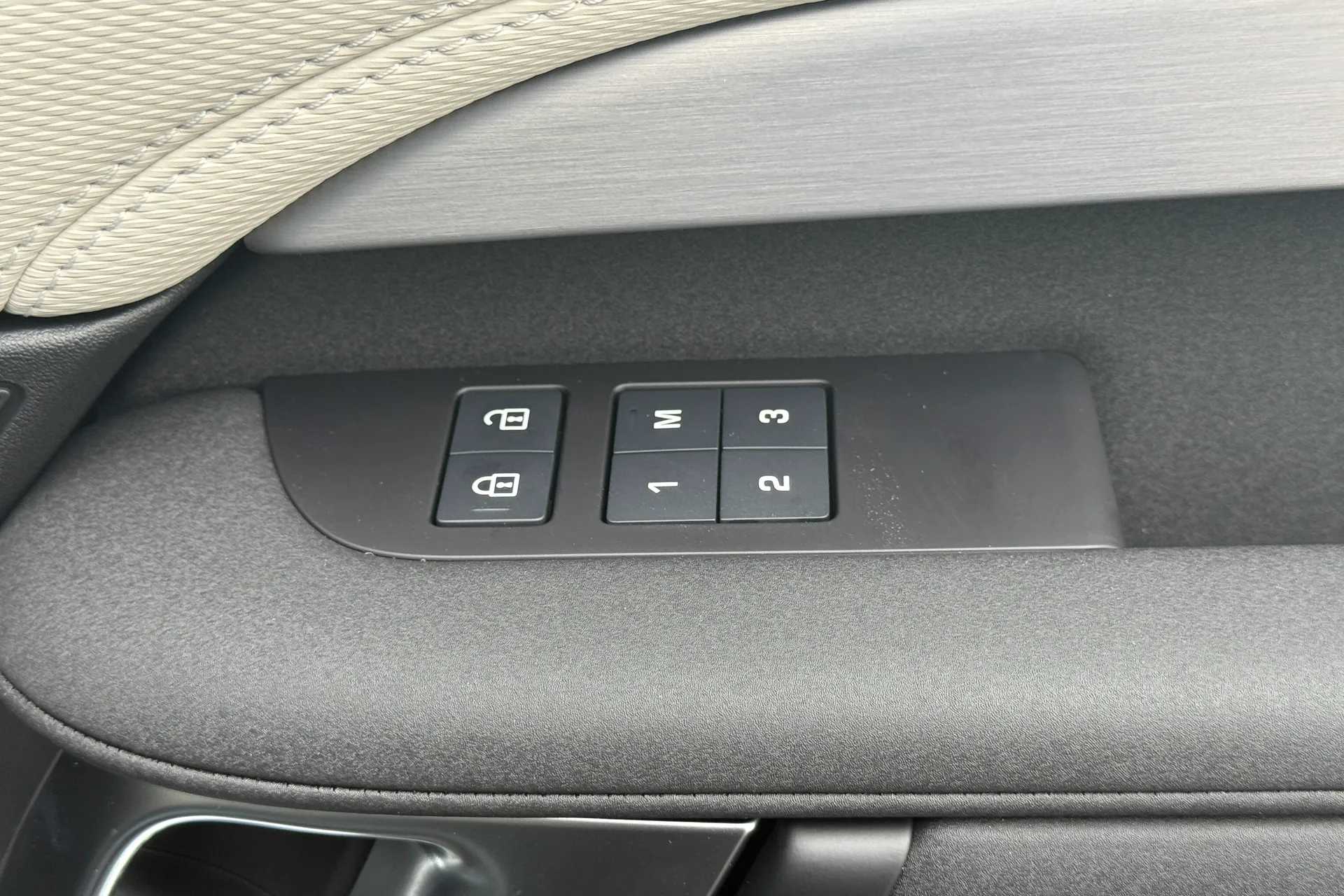 LAND ROVER DISCOVERY thumbnail image number 21