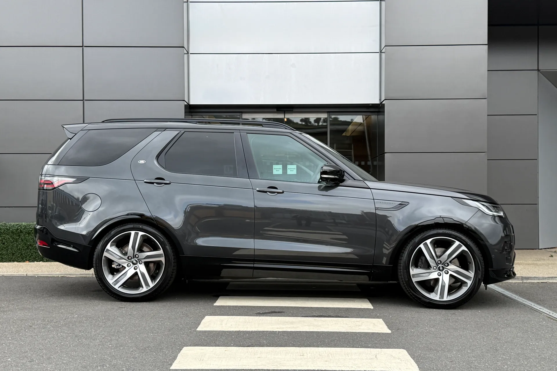 LAND ROVER DISCOVERY thumbnail image number 2