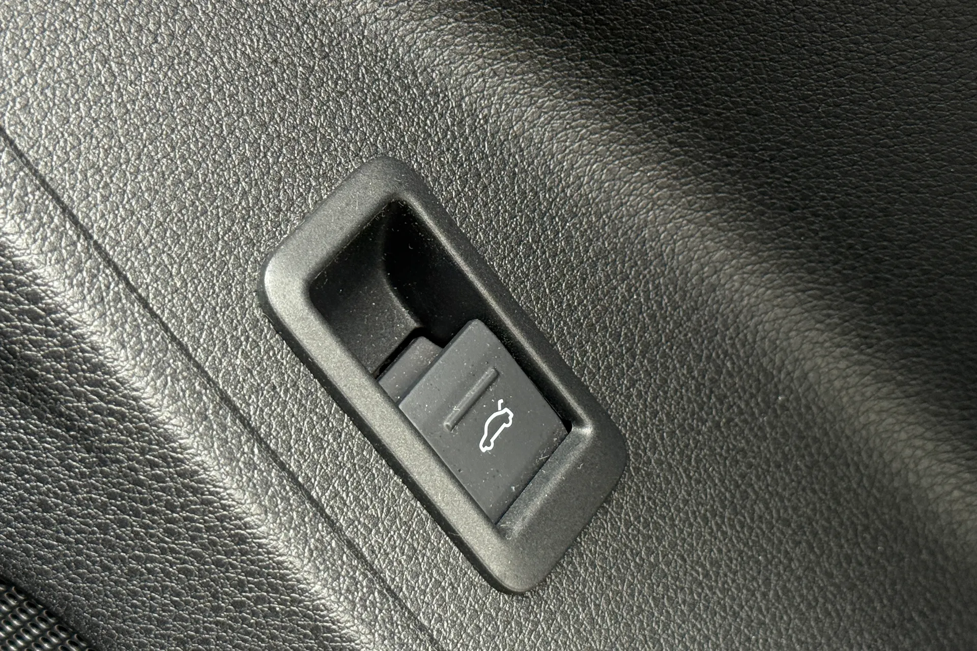 Audi Q3 thumbnail image number 27