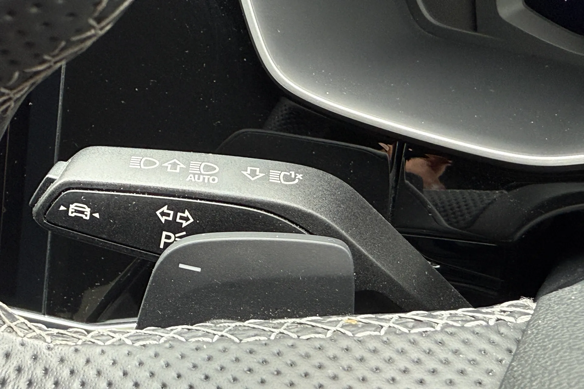 Audi Q3 thumbnail image number 17