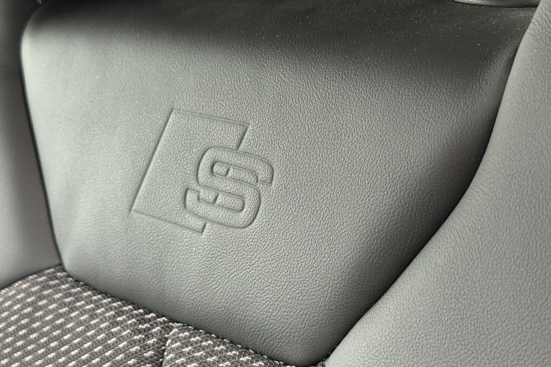 Audi Q3 thumbnail image number 53