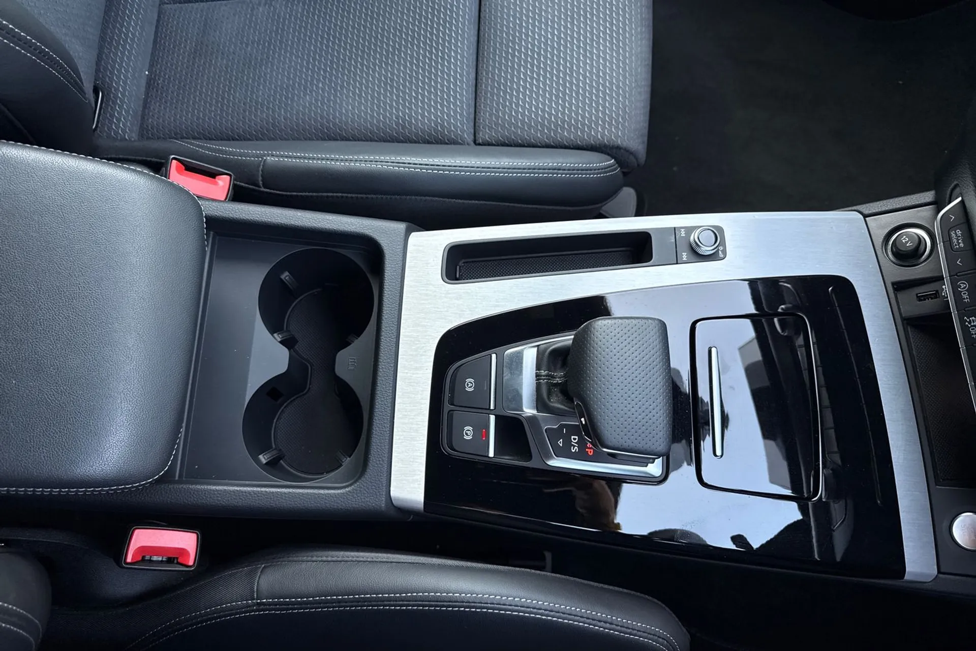 Audi Q5 thumbnail image number 42