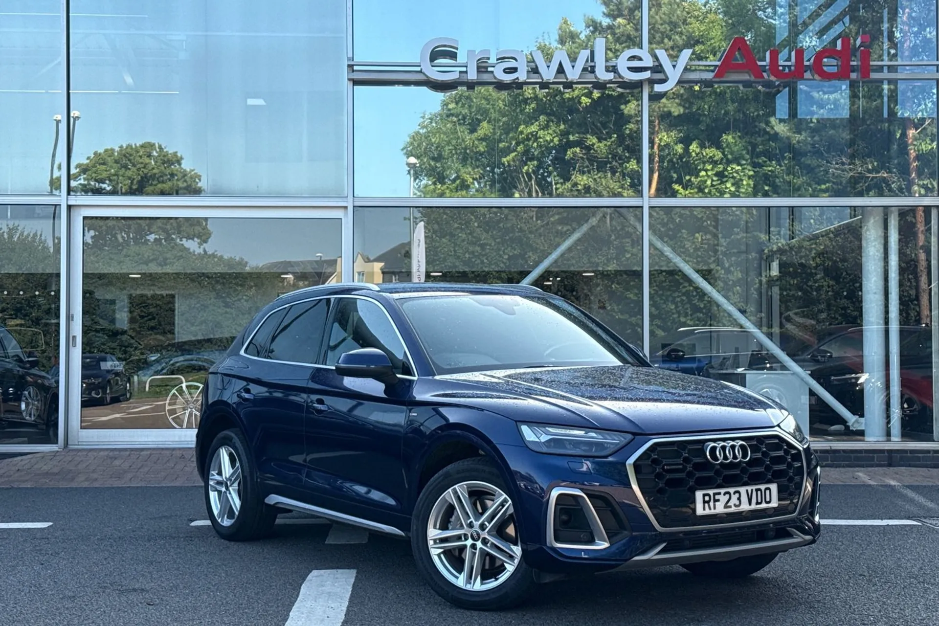 Audi Q5 focused image