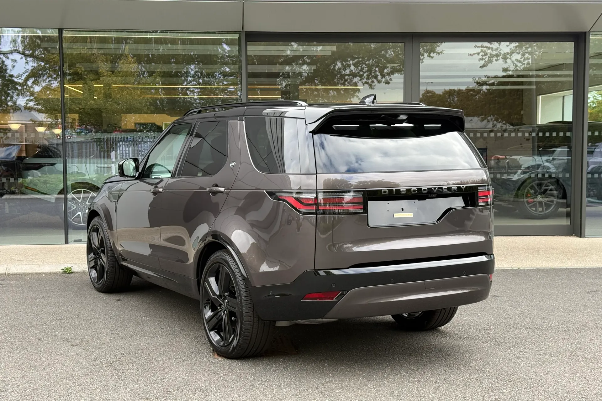 LAND ROVER DISCOVERY thumbnail image number 2