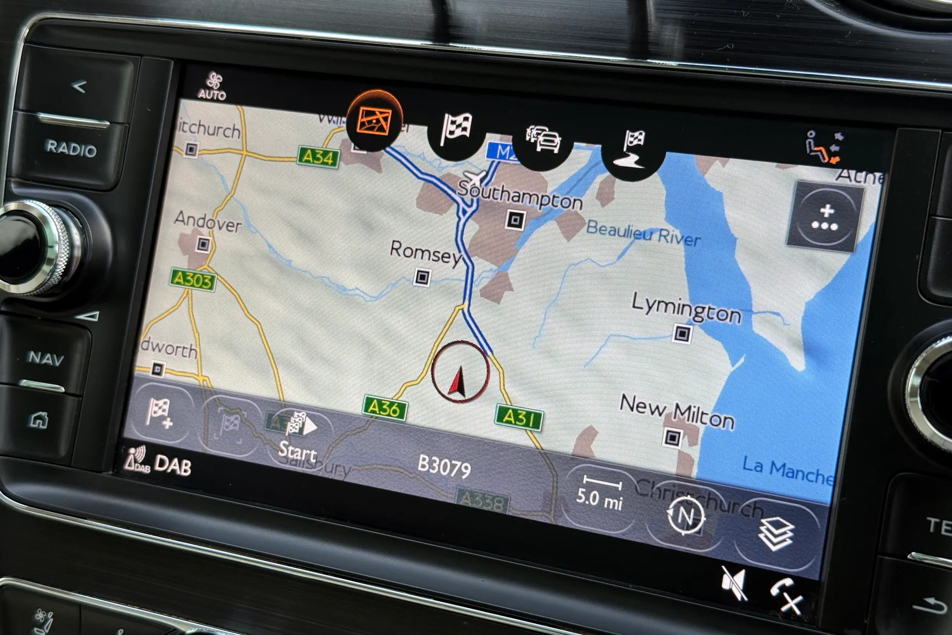 Bentley BENTAYGA thumbnail image number 79