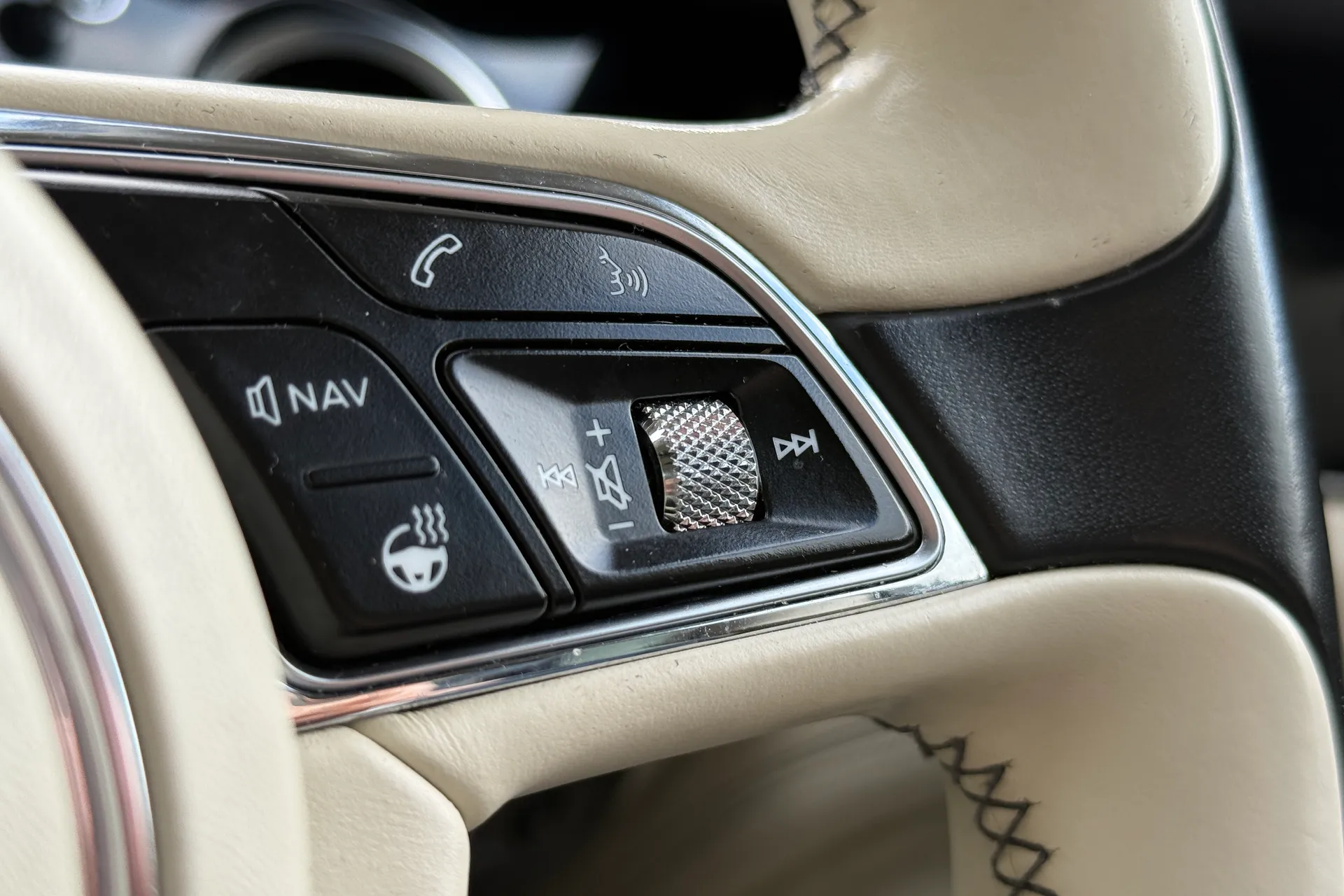 Bentley BENTAYGA thumbnail image number 31