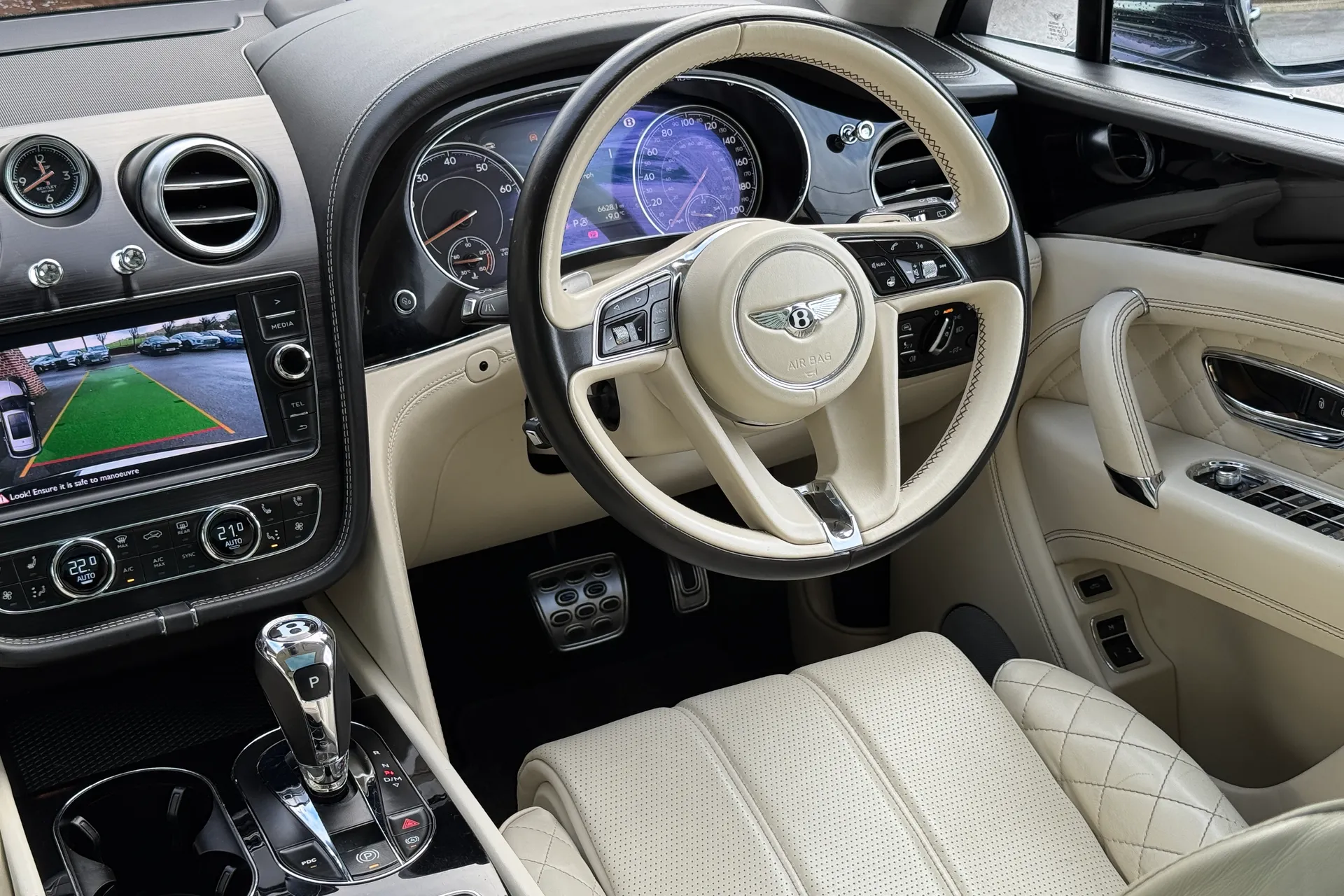 Bentley BENTAYGA thumbnail image number 14