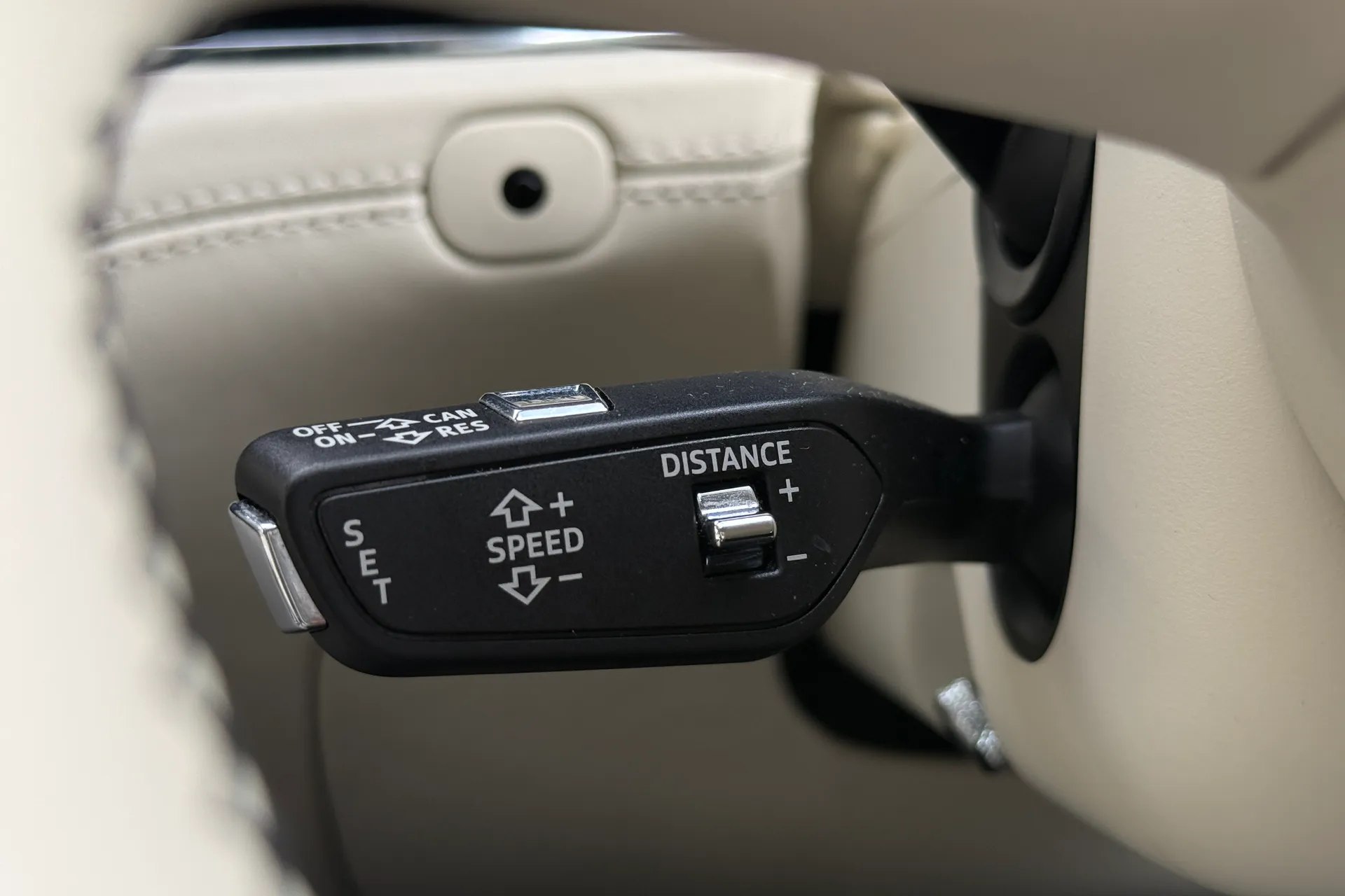 Bentley BENTAYGA thumbnail image number 33