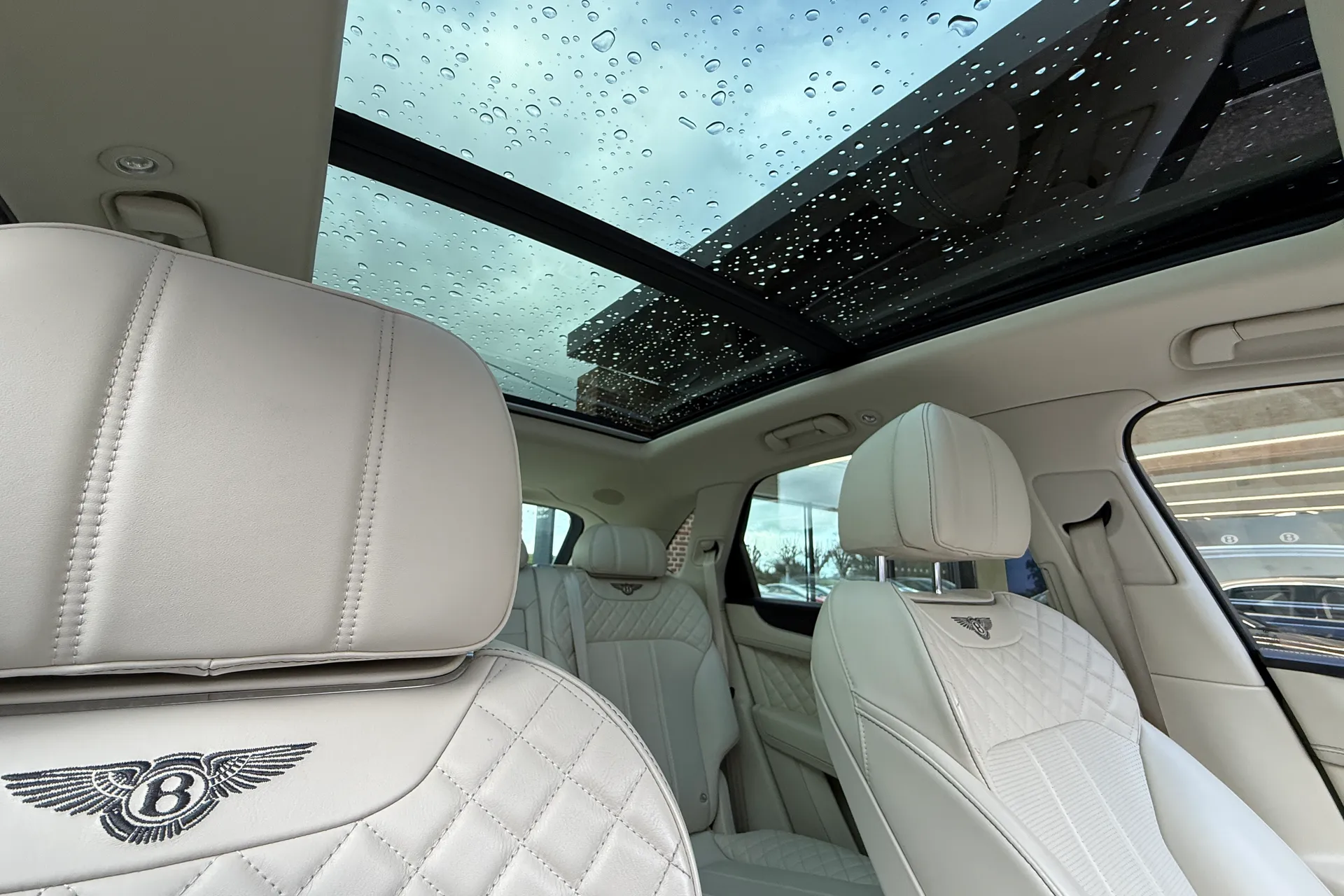 Bentley BENTAYGA thumbnail image number 77