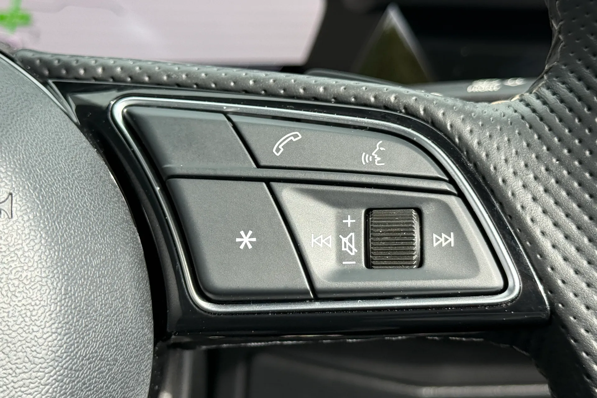 Audi A3 thumbnail image number 27