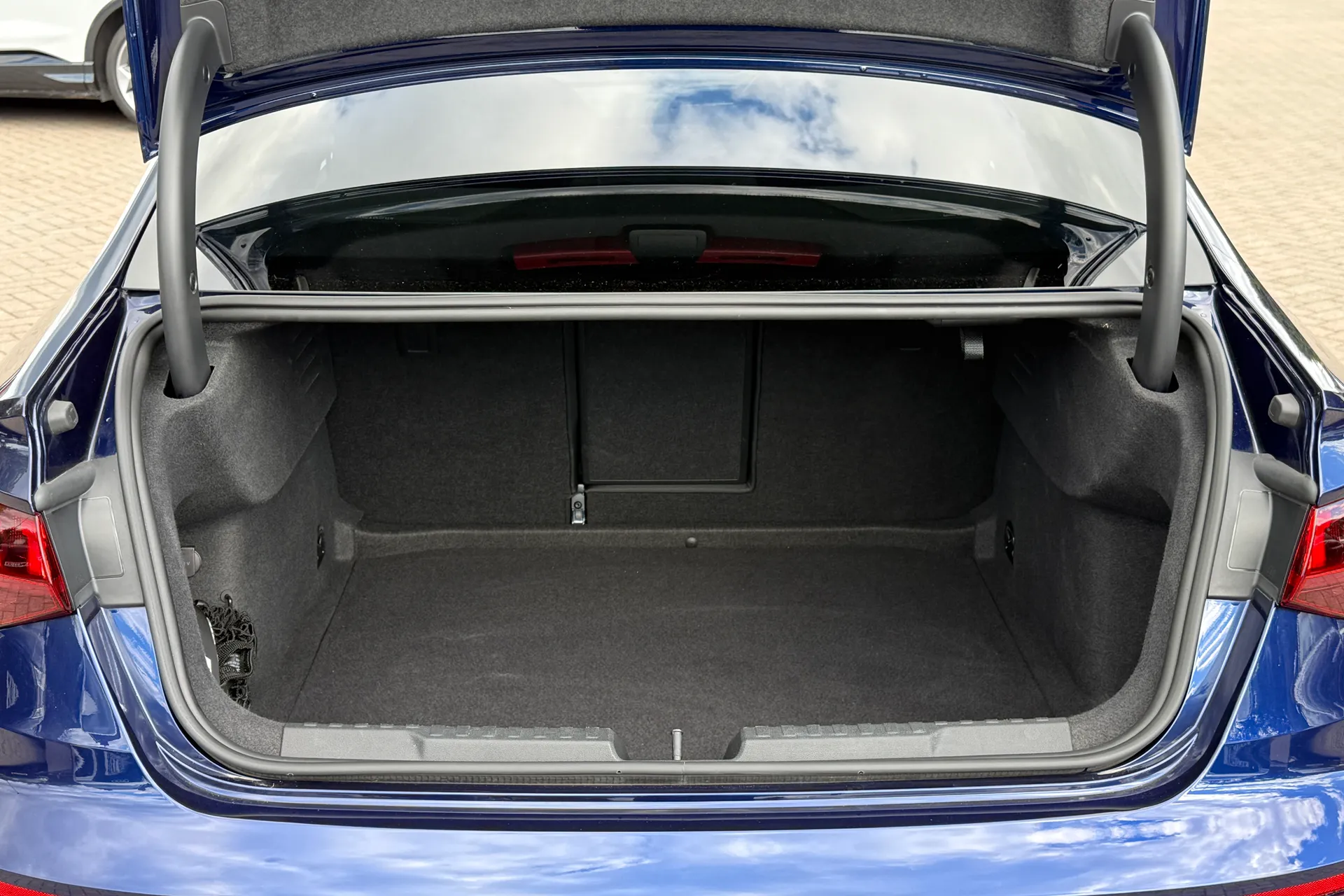 Audi A3 thumbnail image number 43