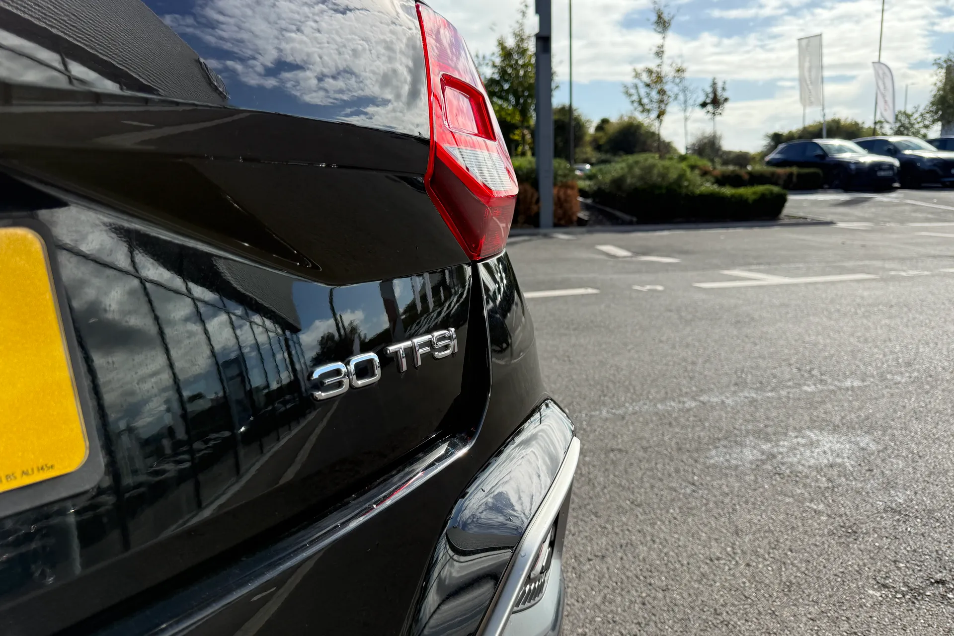 Audi Q2 thumbnail image number 36