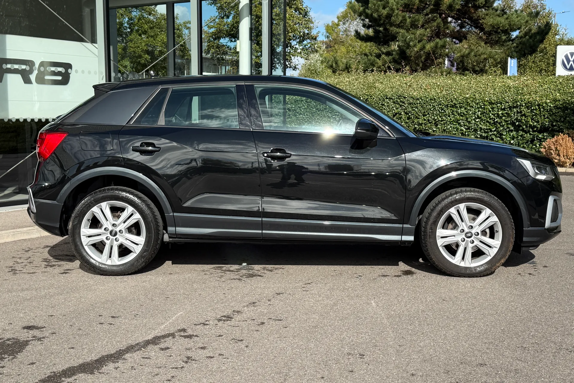 Audi Q2 thumbnail image number 2