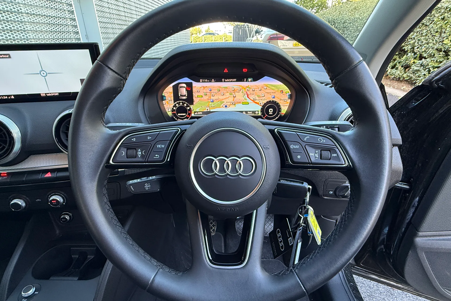 Audi Q2 thumbnail image number 17