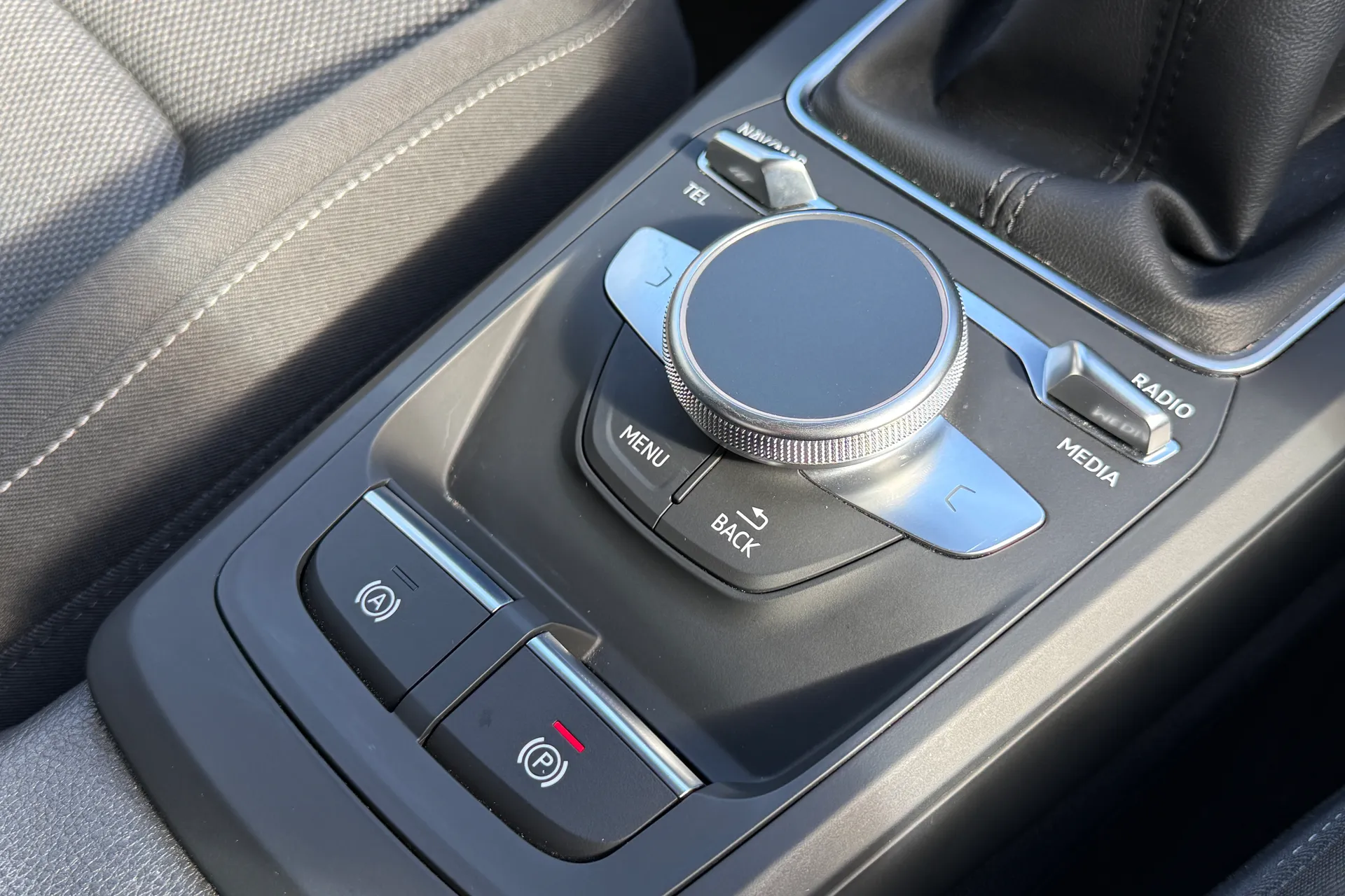 Audi Q2 thumbnail image number 22