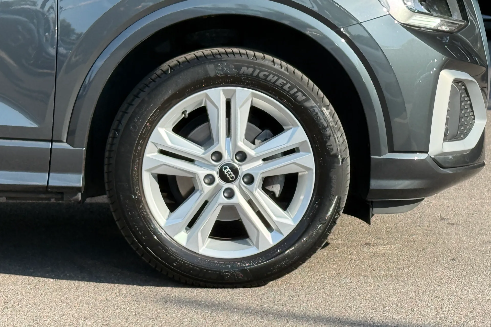 Audi Q2 thumbnail image number 10