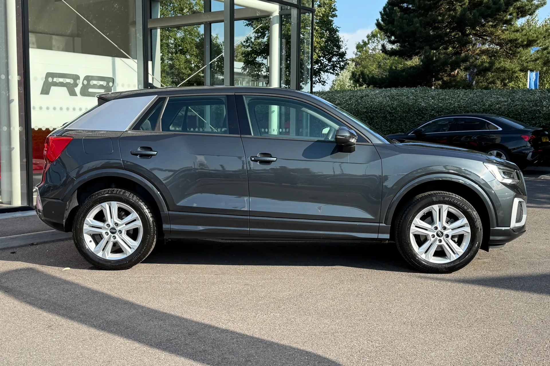 Audi Q2 thumbnail image number 2