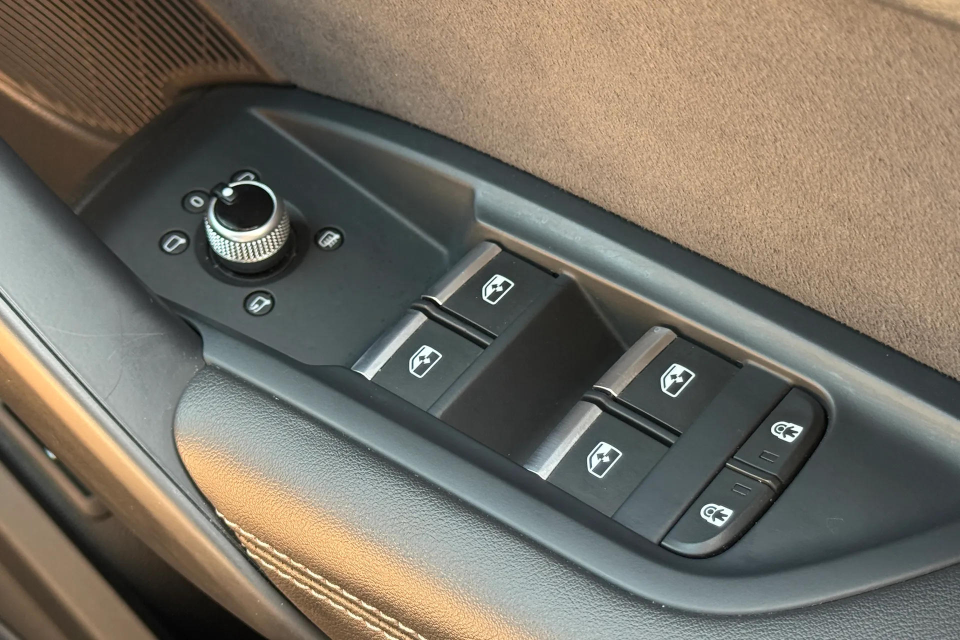 Audi Q5 thumbnail image number 22