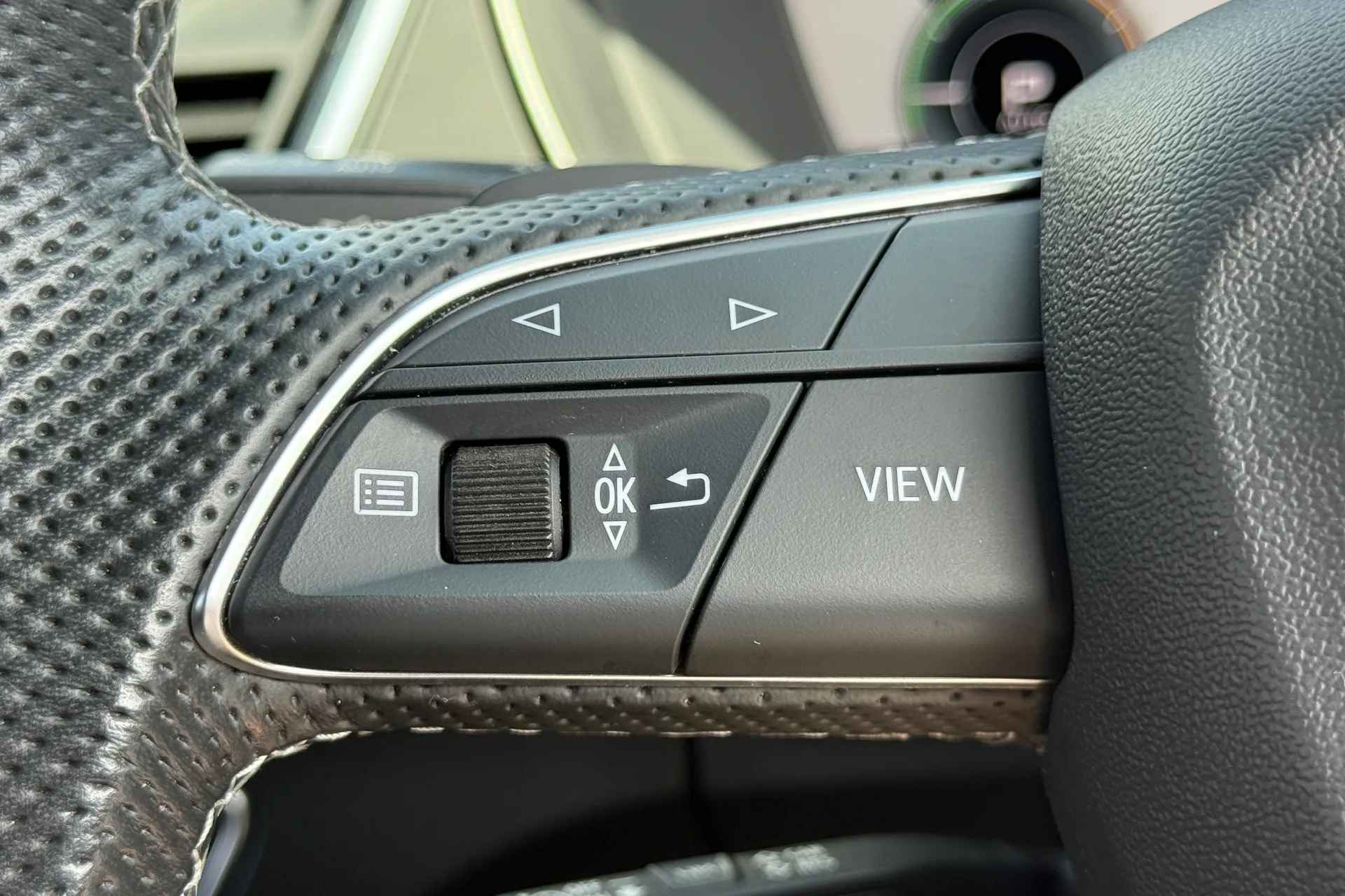 Audi Q5 thumbnail image number 24