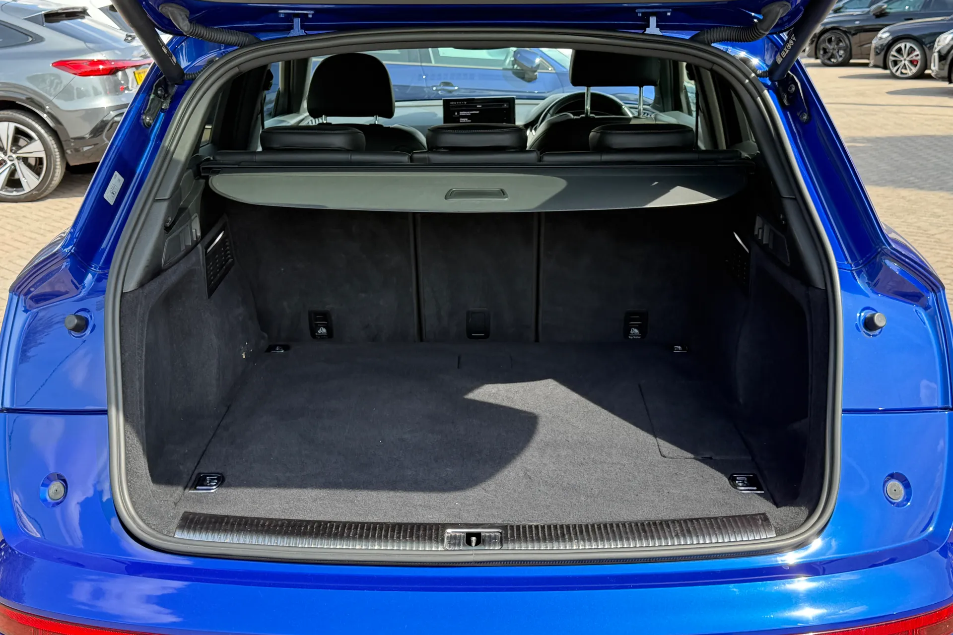 Audi Q5 thumbnail image number 38