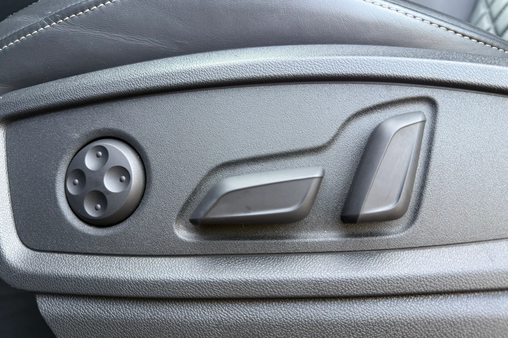 Audi Q5 thumbnail image number 20
