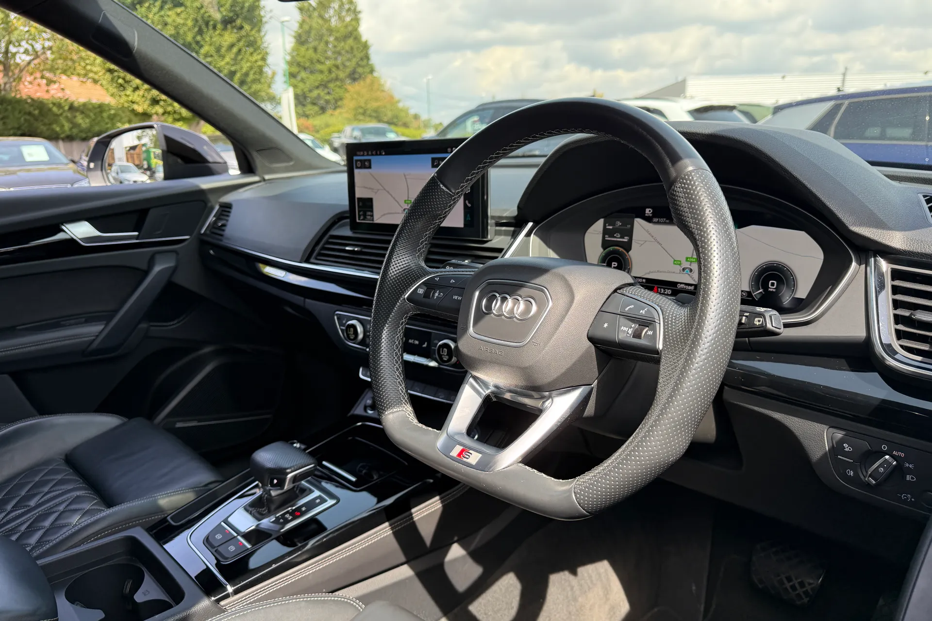 Audi Q5 thumbnail image number 31