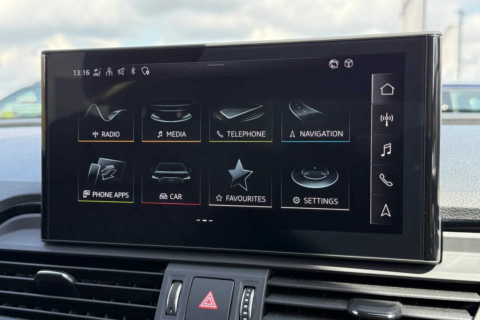 Audi Q5 thumbnail image number 16