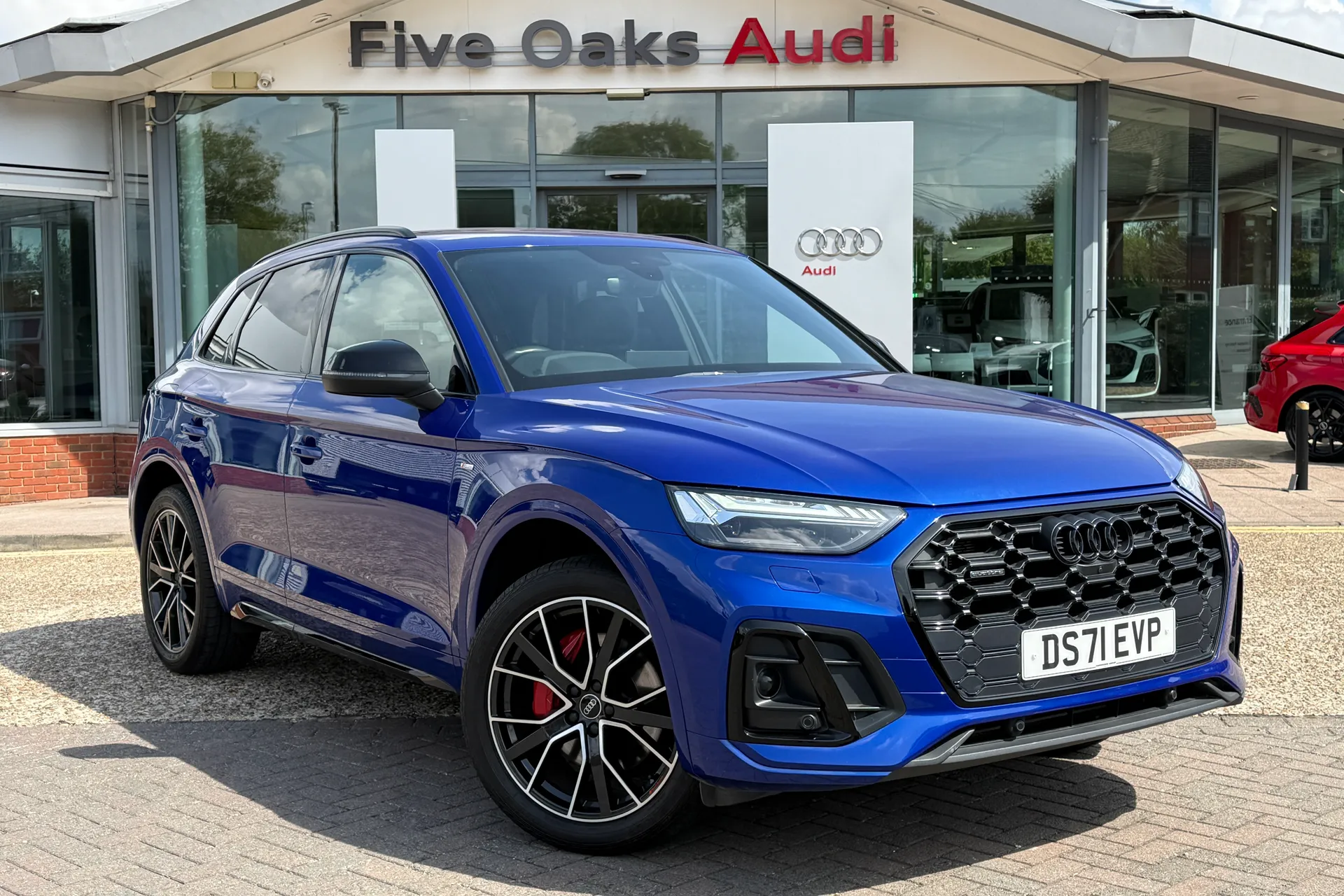Audi Q5 focused image