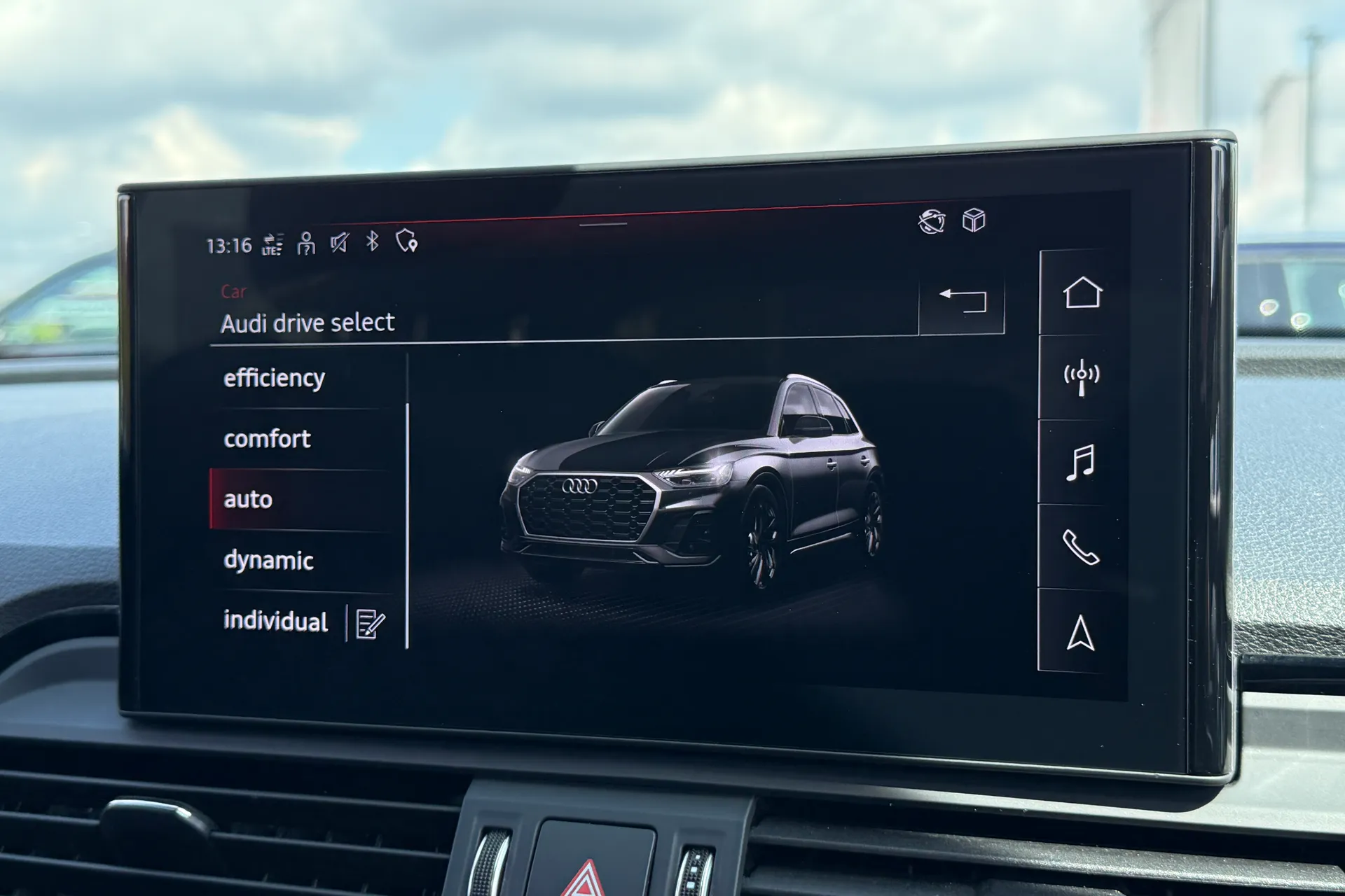 Audi Q5 thumbnail image number 12
