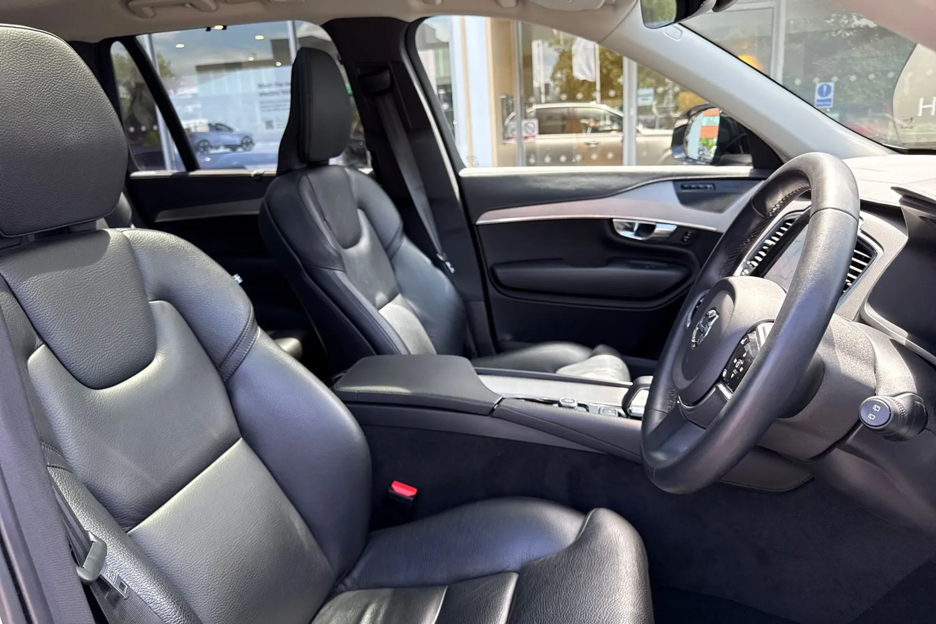 Volvo XC90 thumbnail image number 28