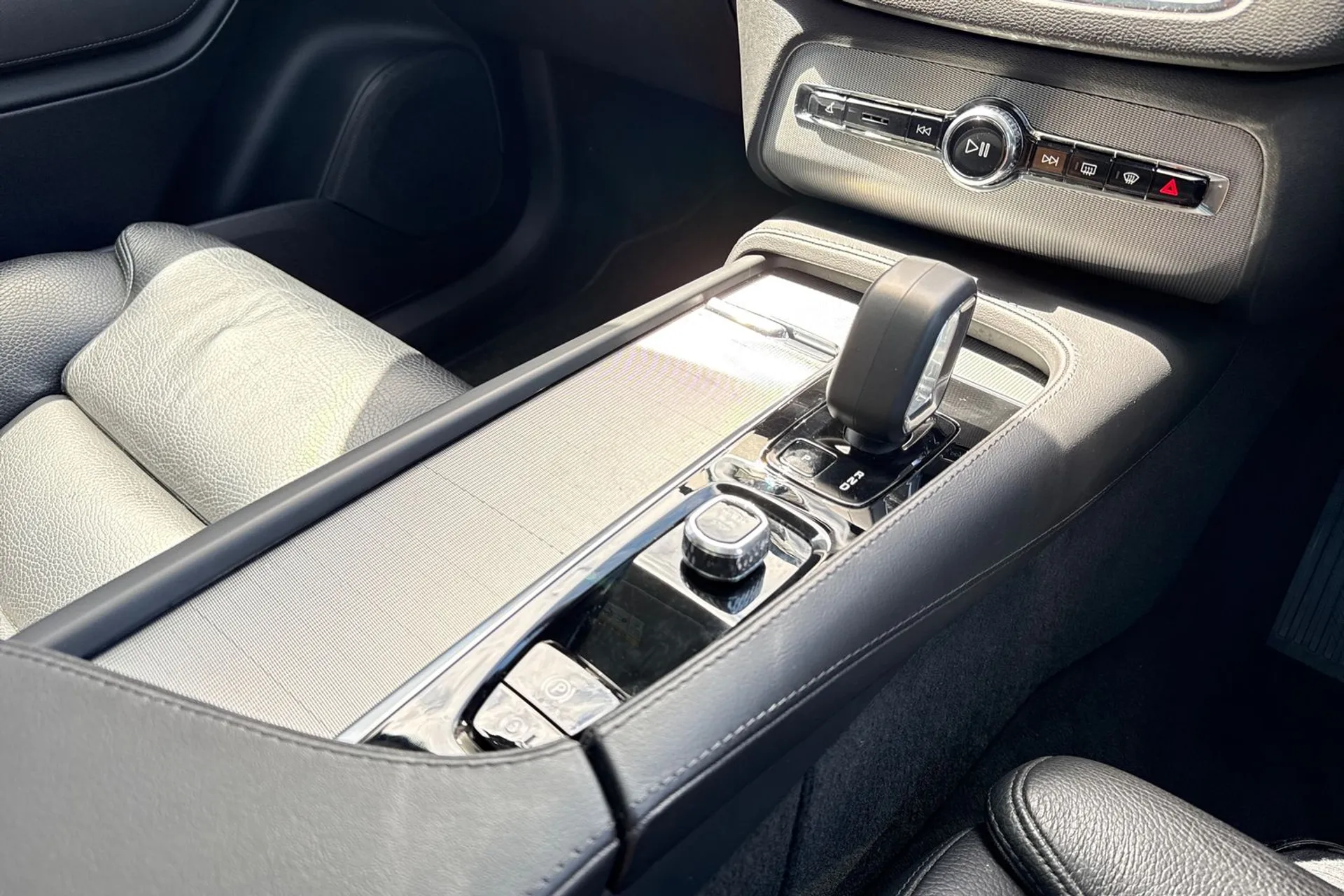 Volvo XC90 thumbnail image number 46