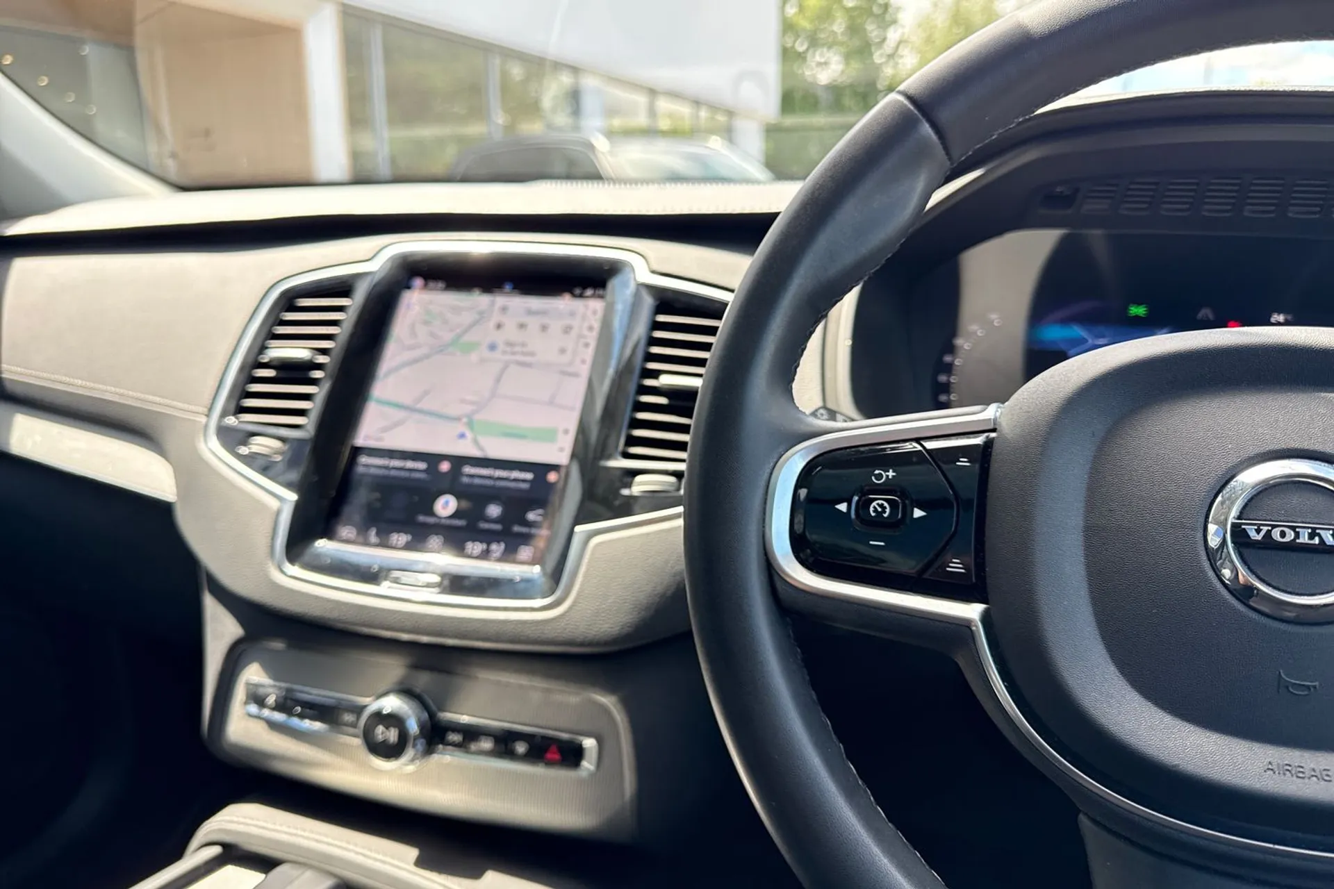 Volvo XC90 thumbnail image number 38